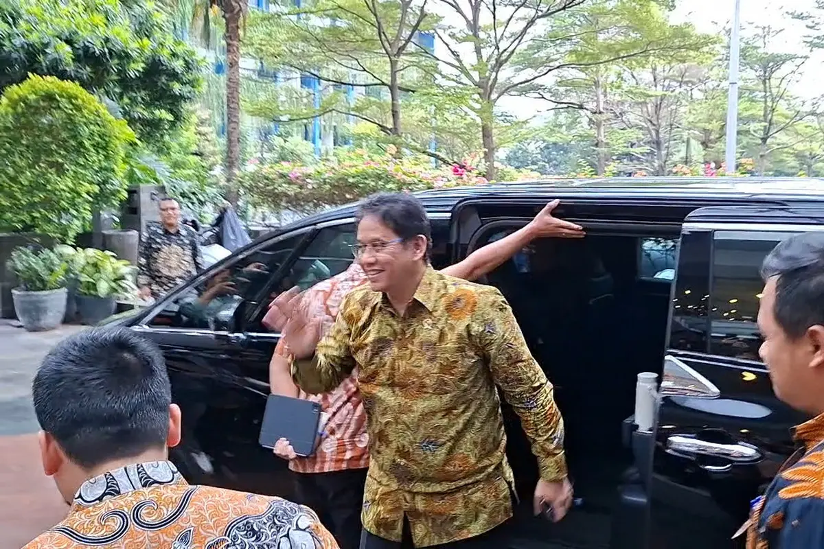 Menteri Keuangan Purbaya Yudhi Sadewa mengunjungi Menteri PU, Dody Hanggodo di Kantor Kementerian PU, Jakarta, Jumat (17/10/2025). (Liputan6.com/Arief)