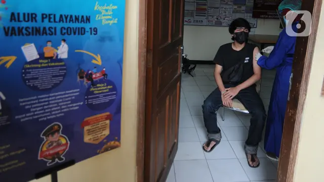 HUT Bhayangkara, Polsek Pamulang Gelar Vaksinasi Covid-19 Massal Gratis