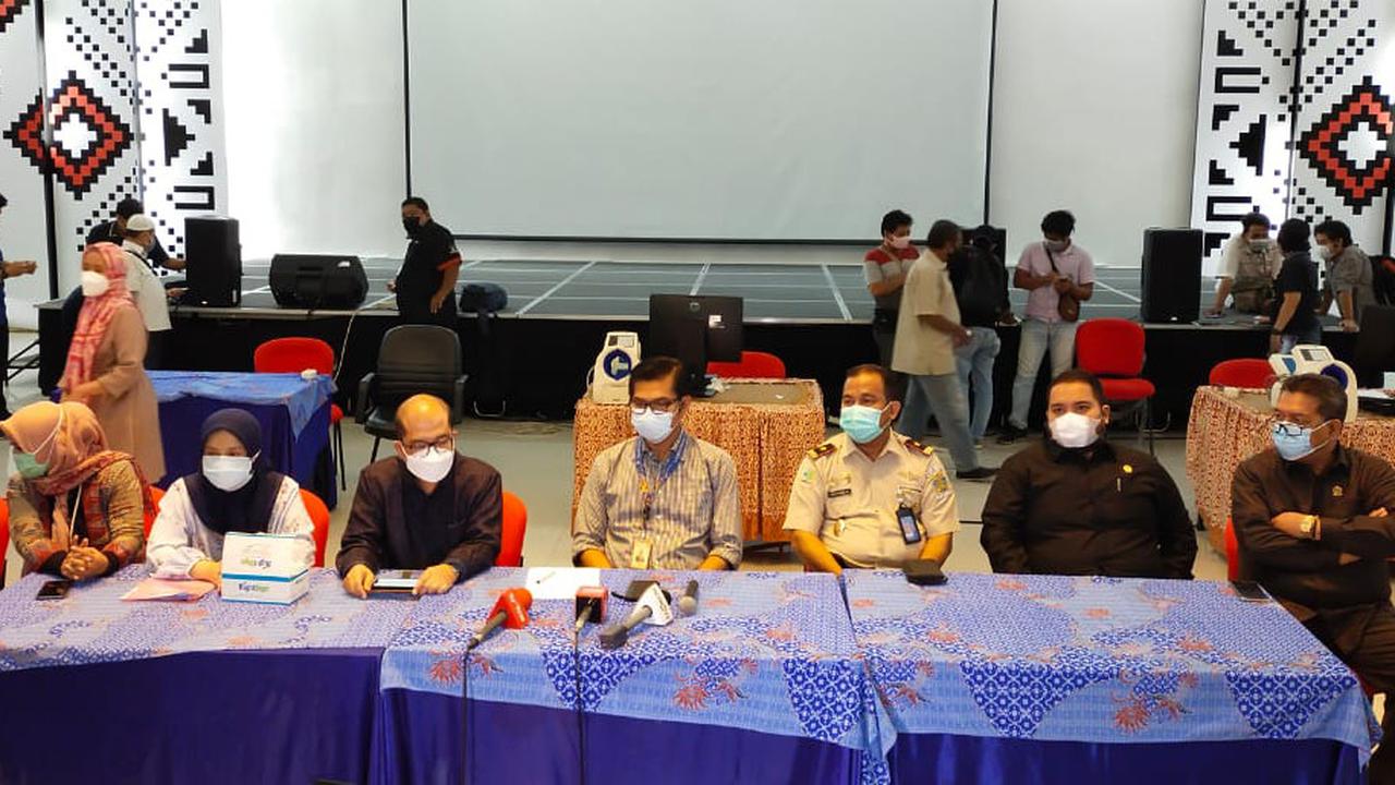 Konferensi Pers di Bandara Kualanamu