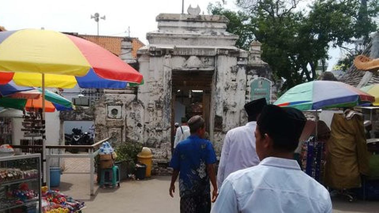 Jadi tempat ziarah, makam para Wali tingkatkan ekonomi warga sekitar