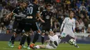 Striker Real Madrid, Gareth Bale, saat melawan Celta Vigo pada laga La Liga di Stadion Santiago Bernabeu, Sabtu (12/5/2018). Real Madrid menang 6-0 atas Celta Vigo. (AP/Paul White)