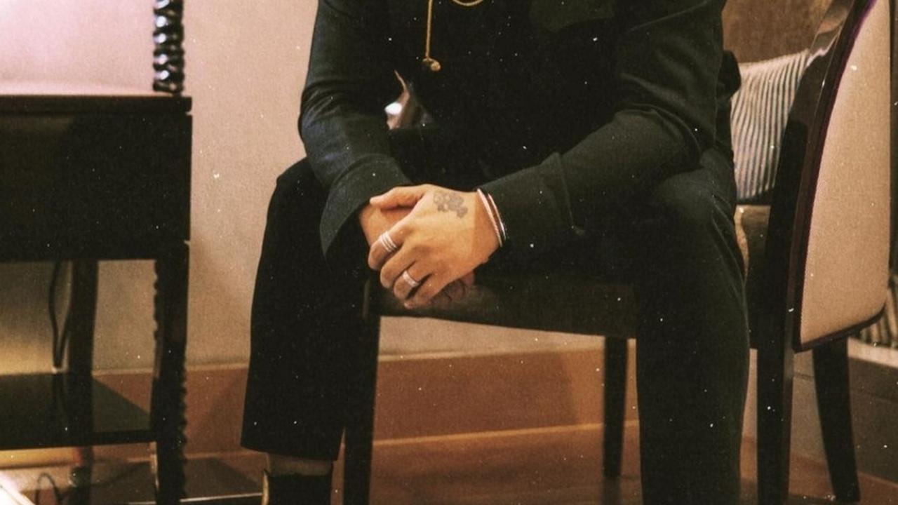 Pada tahun 2019, Sal Priadi berkolaborasi dengan Nadin Amizah dalam lagu "Amin Paling Serius", dan di tahun 2020, ia merilis album perdana yang bertajuk "BERHATI".<br><br>