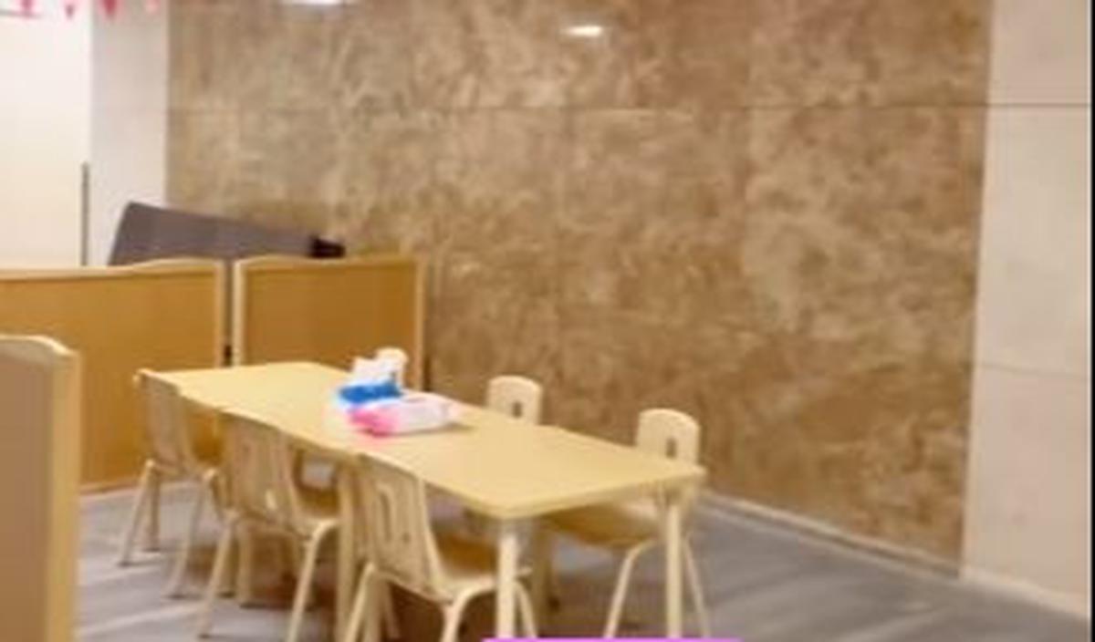 Selain area bermain dan belajar, ada area khusus yang tersedia bagi para anak untuk menikmati makanan.