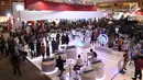 Suasana pameran Indo Defence 2018 Expo & Forum" di JIExpo Kemayoran, Jakarta, Rabu (7/11). Pameran ini diikuti lebih dari 867 peserta dari 59 negara termasuk Indonesia. (Merdeka.com/Imam Buhori)