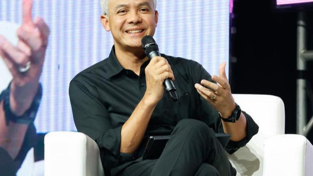 Ganjar Pranowo angkat suara terkait peluang dirinya berpasangan dengan Ketua Umum Partai Gerindra Prabowo Subianto di Pilpres 2024. Hal itu menanggapi adanya prediksi Pilpres 2024 hanya ada dua pasangan calon.