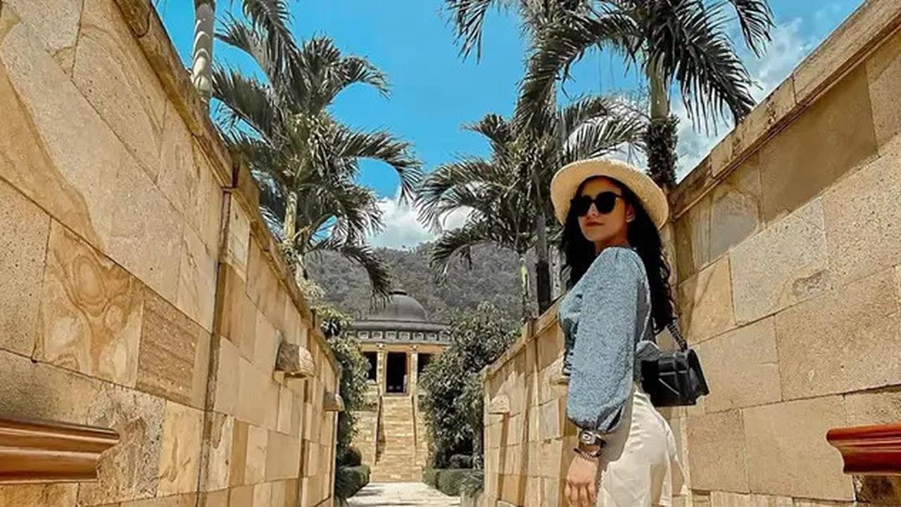 Potret Medina Dina bareng Gading Marten, Dikabarkan Dapat Restu dari Roy Marten