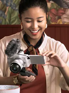 Canon menghadirkan kamera mirrorless EOS M50 Mark II yang ditujukan untuk pehobi fotografi dan pembuat vlog untuk media sosial (Foto: PT Datascrip)