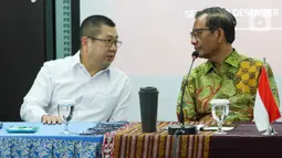 Mahfud tiba di Graha Oikoumene didampingi Ketua Umum Perindo Hary Tanoesoedibjo dan jajaran pengurus Perindo. (Liputan6.com/Herman Zakharia)