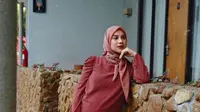 5 Model Sweater Panjang Wanita Unik dan Trendy, Cocok untuk Semua Usia