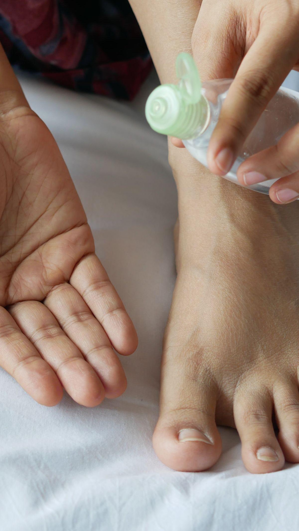 Otot kaki merupakan bagian integral dari tubuh manusia yang memungkinkan mobilitas dan aktivitas sehari-hari. Namun, cedera otot kaki, seperti otot kaki yang ketarik tentu dapat menyebabkan ketidaknyamanan yang signifikan dan bahkan membatasi kemampuan An