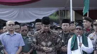 Wali kota Semarang, Hendrar Prihadi (Hendi) saat menghadiri apel kebangsaan Banser Ansor di Lapangan Cepoko, Gunungpati, Minggu (23/2)