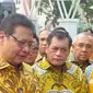 Ketum Partai Golkar Airlangga Hartarto mengajak 34 Ketua DPD tingkat I Partai Golkar bertemu Presiden Jokowi, Senin (1/7/2019) (Liputan6.com/Lizsa Egeham)