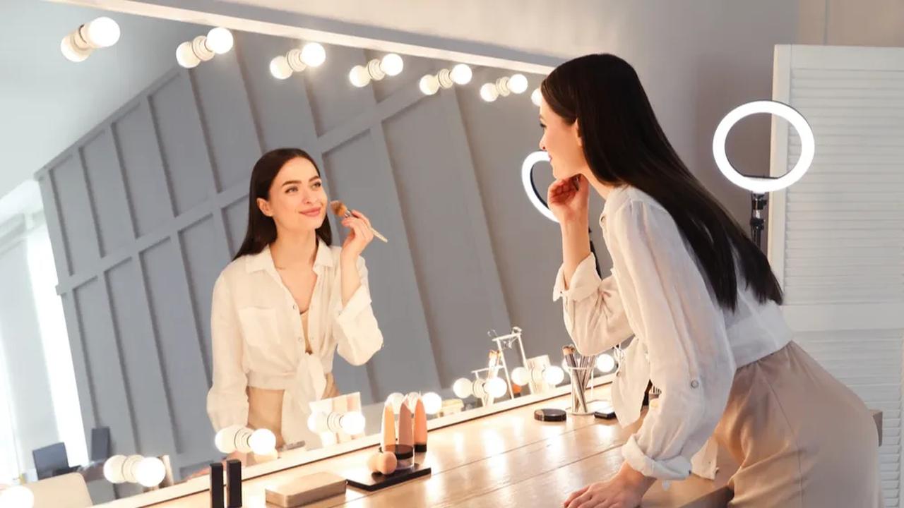 Ceraikan Istri Karena Tak Pakai Makeup