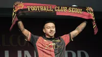 Jesse Lingard resmi bergabung dengan FC Seoul, klub asal Korea Selatan. Lingard akhirnya mendapat klub baru setelah menganggur pada paruh pertama musim 2023/2024. (AP Photo/Ahn Young-joon)