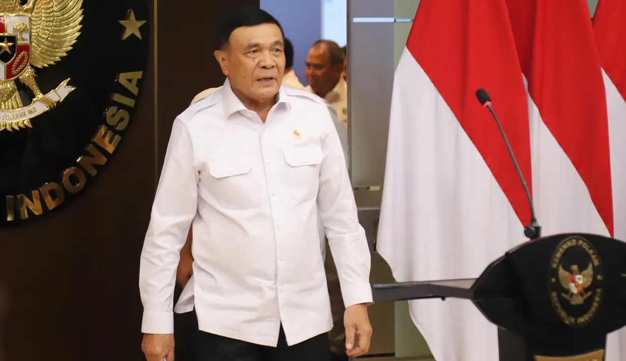 Menteri Koordinator Bidang Politik dan Keamanan (Menko Polkam) Djamari Chaniago saat jumpa pers usai rapat koordinasi (rakor) penanganan kebakaran hutan dan lahan (karhutla) di Jakarta, 10 Agustus 2026. (KLY/Arie Basuki)