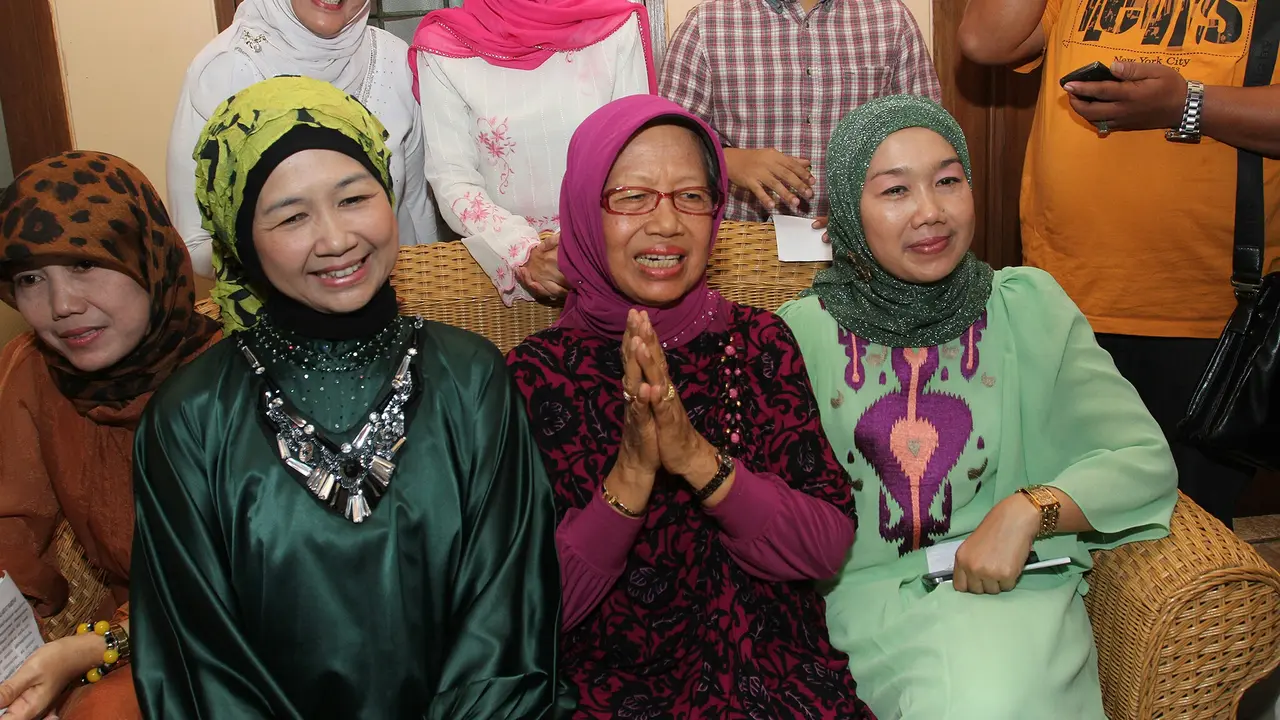 Ibunda Jokowi Sakit