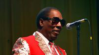Clarence Carter, legendary soul singer, has died at the age of 90. Here are the full details of his death and a profile of the musician. (Photo: John Matthew Smith on Wikimedia Commons)