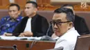Menpora Imam Nahrawi saat menjadi saksi di Pengadilan Tipikor, Jakarta, Senin (29/4/2019). Dalam sidang lanjutan kasus dugaan suap dana hibah KONI, Menpora yang mendapat giliran kedua mengaku tidak pernah tahu nominal dana hibah yang diberikan Kemenpora kepada KONI. (Liputan6.com/Herman Zakharia)
