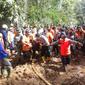Suasana evakuasi di Desa Ciok, Purworejo, Jateng. (Edhie Prayitno Ige/Liputan6.com)