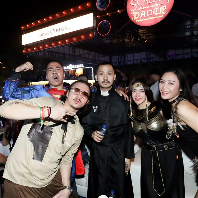 Potret Angel Karamoy Rayakan Halloween