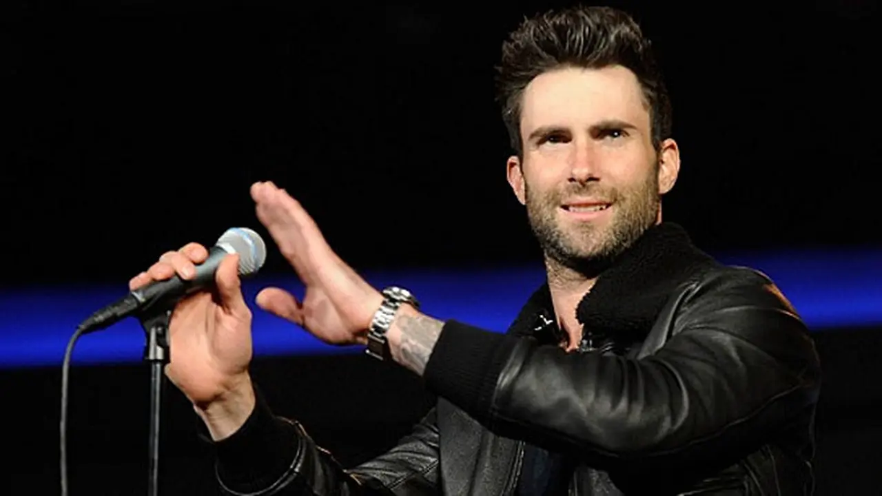 adam-levine-131030b.jpg