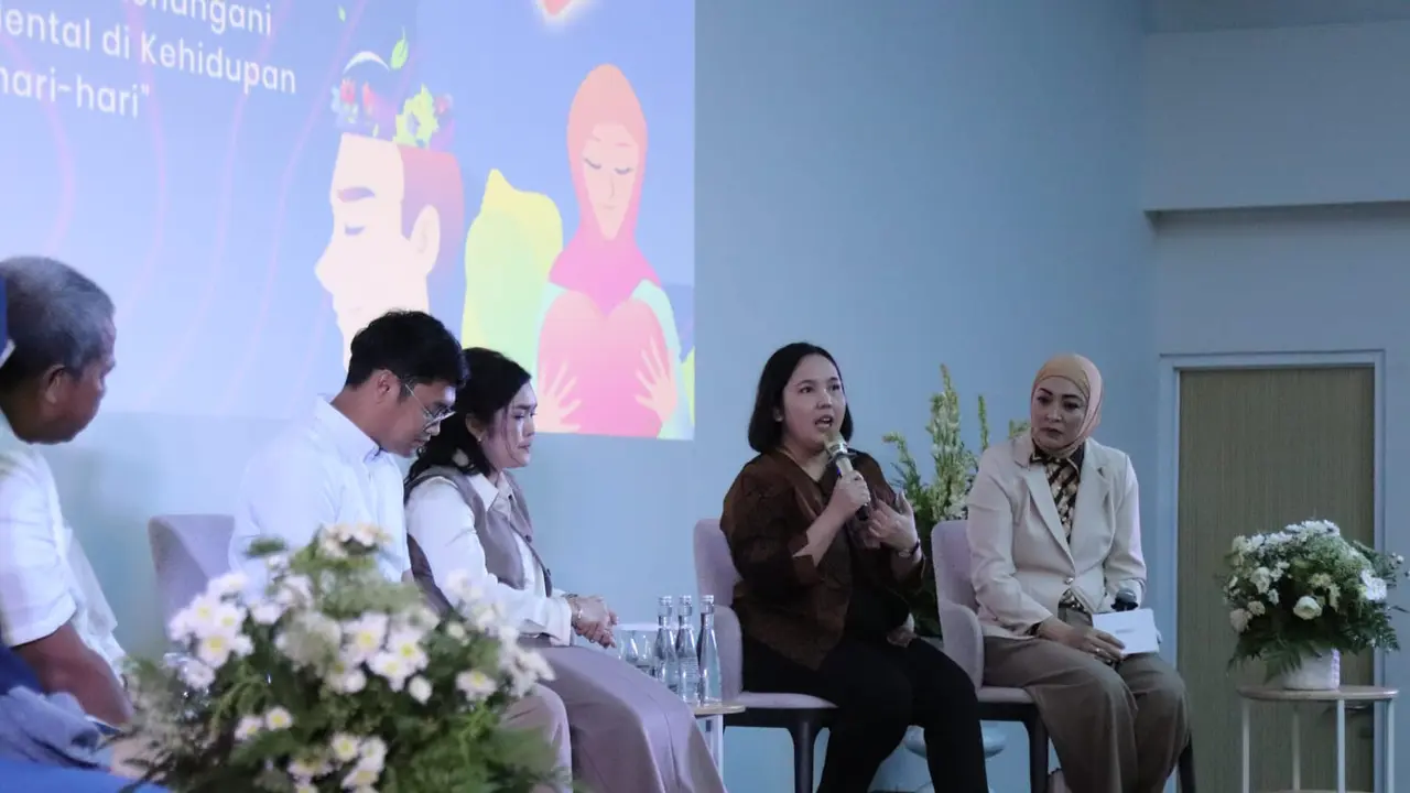 Seminar “It’s Okay Not to Be Okay” bahas tentang pentingnya mencari bantuan profesional bila alami masalah kesehatan mental di Al Izza Preschool, Karawang, Jawa Barat, pada Sabtu, 13 Desember 2025.