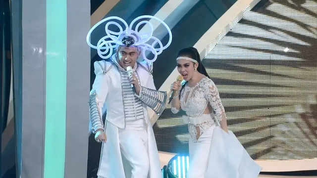 Jadi Idola Fans K-Pop, Ini 6 Potret Glamor Nassar di Atas Panggung