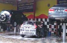 7 Tips Cuci Mobil saat Musim Hujan, Cegah Kusam dan Kerusakan
