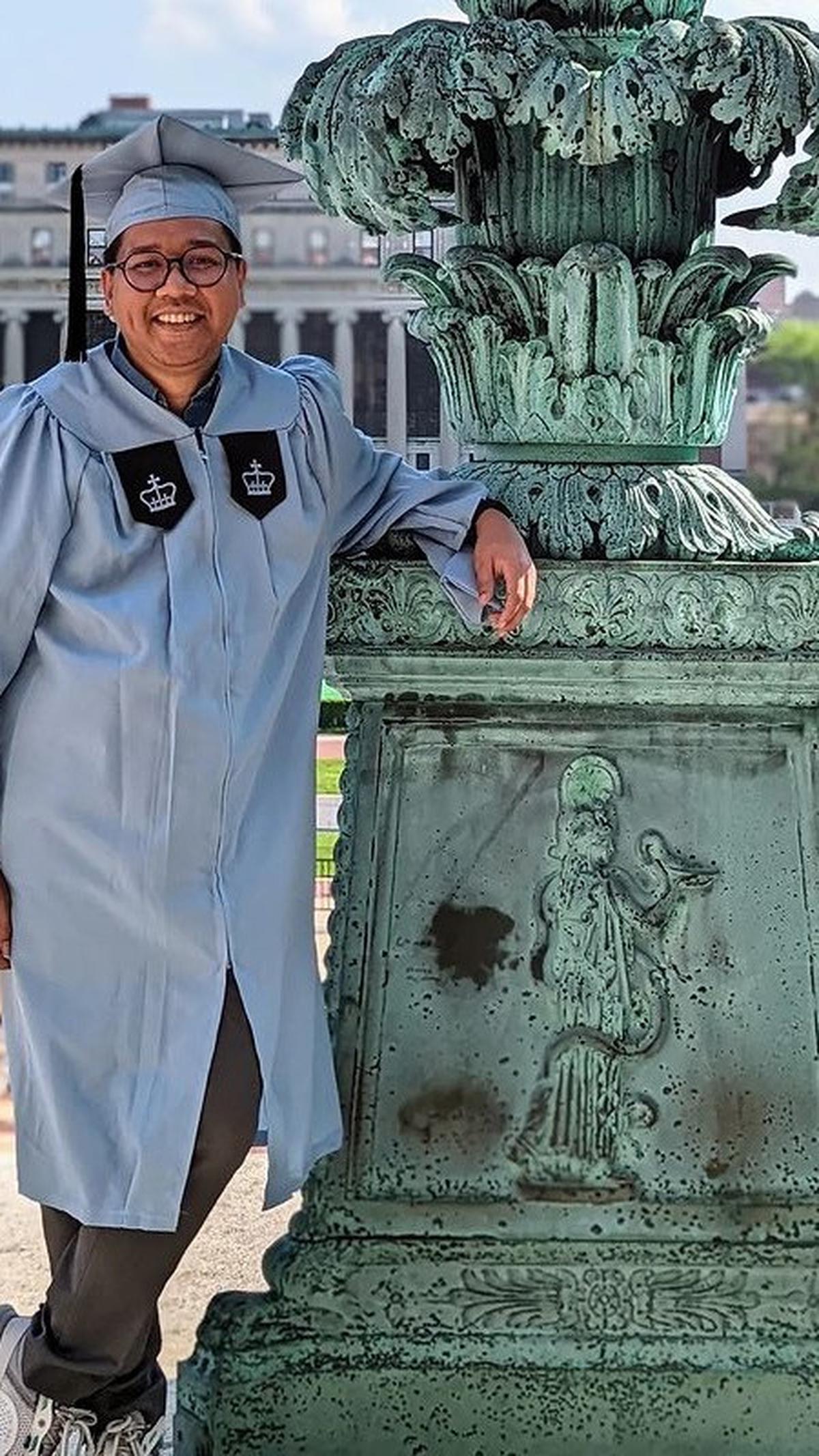 Ketetarikan Iman dalam dunia pendidikan tak main-main. Ia diketahui pernah mengenyam pendidikan di Universitas Harvard dan Columbia. Momen wisuda di dua universitas bergengsi ini pernah ia bagikan di Instagram.