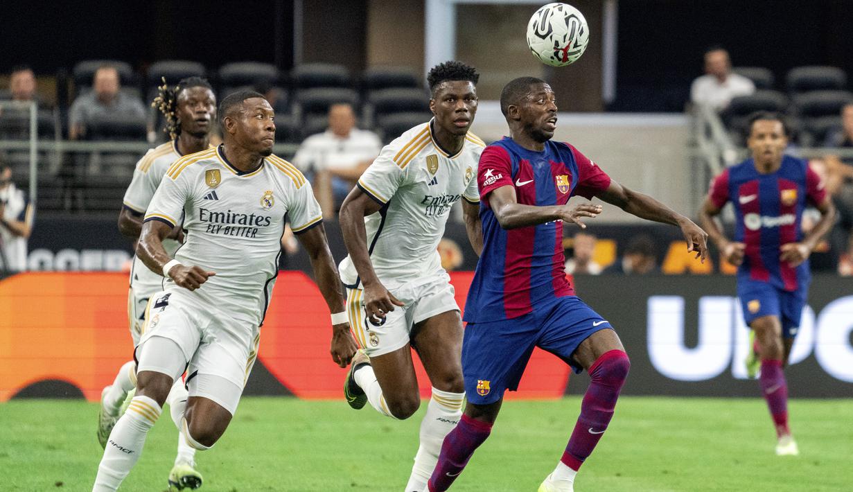 Laga berjalan panas karena kartu kuning bertebaran untuk para pemain dari kedua tim. (AP Photo/Jeffrey McWhorter)