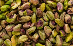 Pistachio VS Kacang Mete, Mana yang Lebih Baik untuk Kesehatan Jantung?