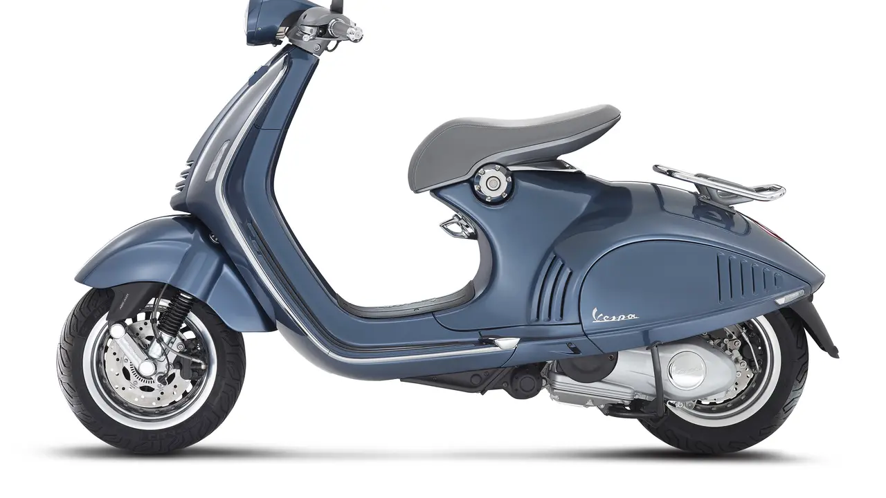Seksinya Skutik Retro Vespa 946 Bellissima
