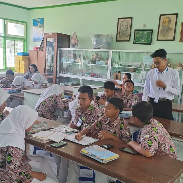 Persyaratan Umum dan Khusus Seleski Guru Sekolah Rakyat