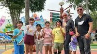 6 Potret Rheina Ipeh dan Ciara Brosnan Kumpul Bareng Pemain Cinta Amara, Jelajahi Theme Park dan Karaoke