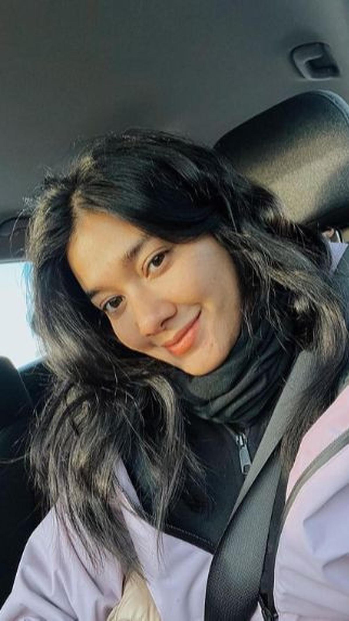 Nay sempat menjajal peruntungan sebagai seorang model video klip di tahun 2010. Ia telibat langsung dalam musik video milik ST12 dengan lagu berjudul Isabella. Lagi-lagi lagu tersebut meledak di pasaran dan digandrungi banyak orang.