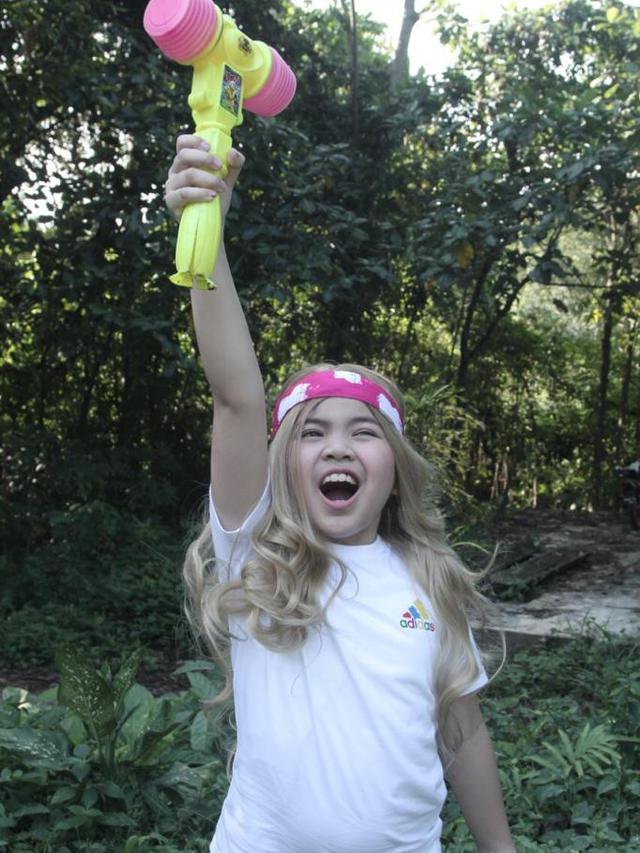 YouTuber cilik Pipil (ist)