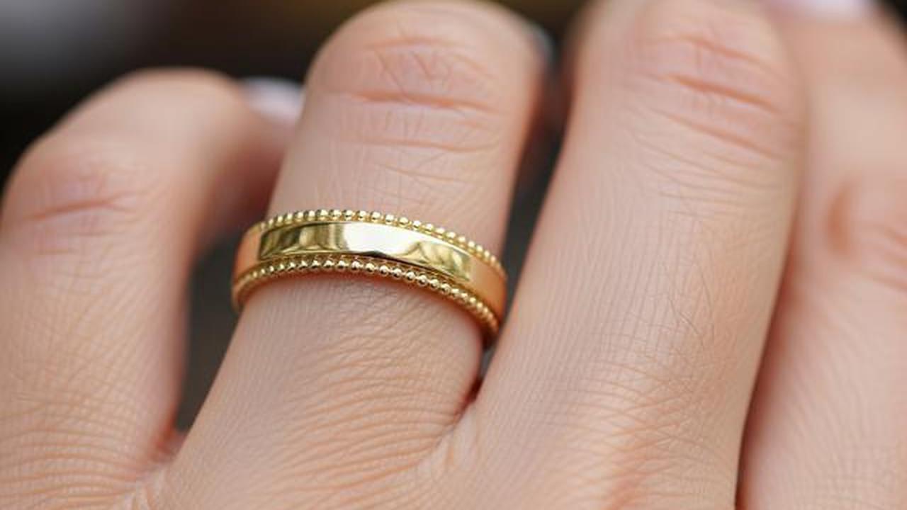 10 Desain Cincin Emas yang Mudah Dijual Kembali, Investasi Aman Masa Depan