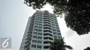 Penampakan luar Apartemen Parama di Jalan TB Simatupang, Cilandak, Jakarta, Selasa (16/8). Apartemen tersebut telah disegel Pemprov DKI Jakarta, karena telah melanggar aturan dengan mengizinkan penghuni menempati apartemen. (Liputan6.com/Gempur M Surya)
