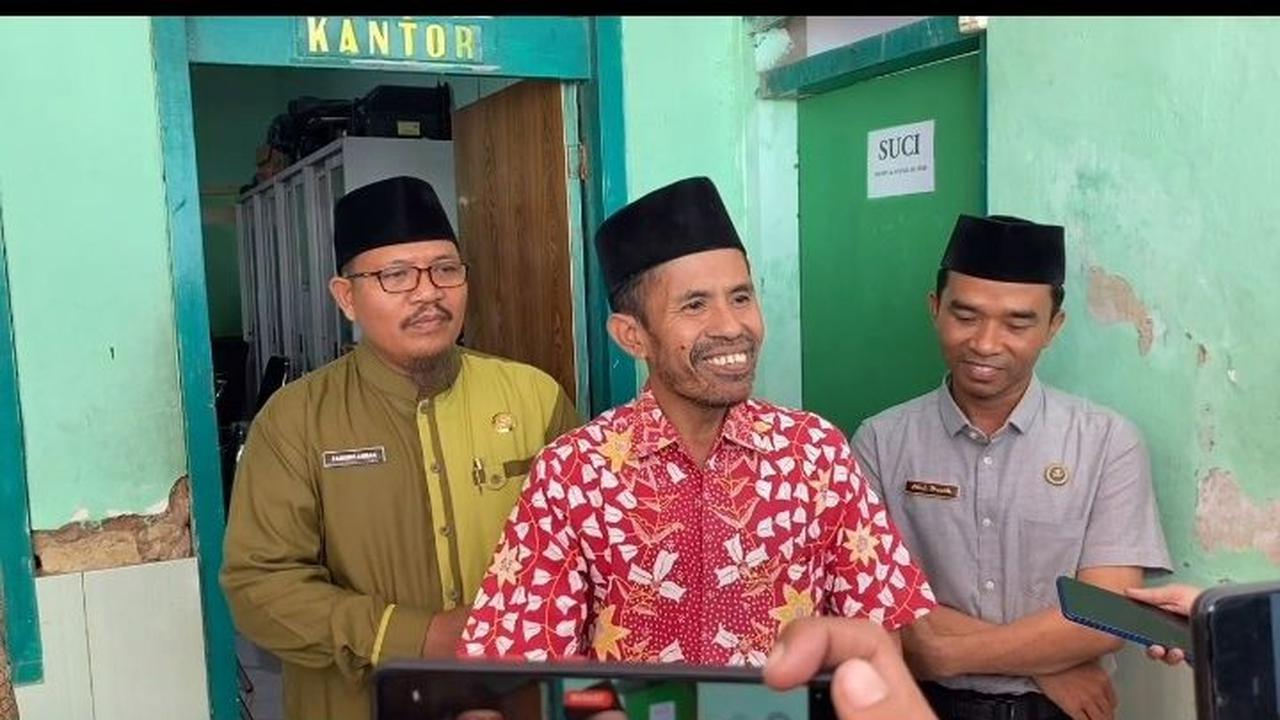 Uang Hasil Toilet Diserahkan ke Masjid<br>