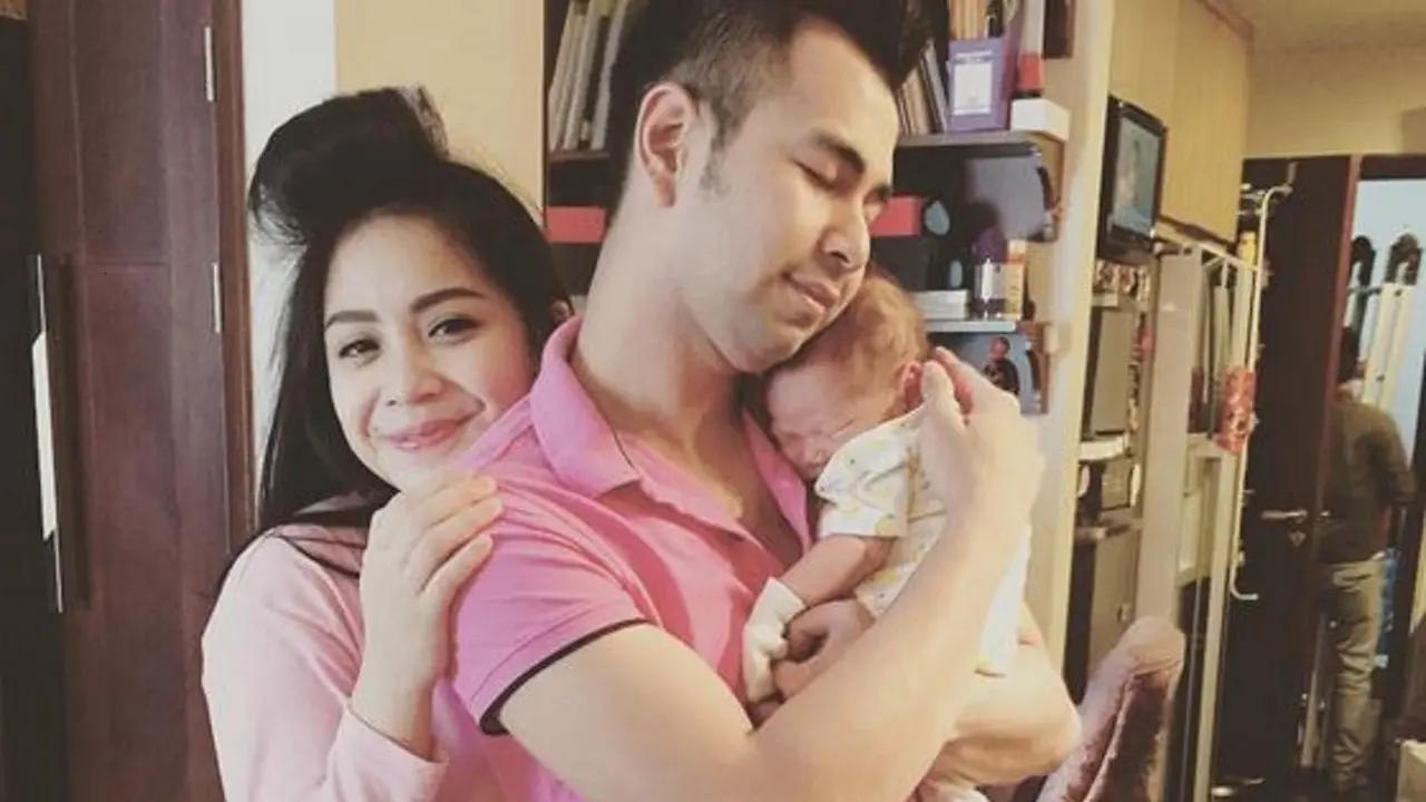Raffi Ahmad dan Nagita Slavina, beserta Rafathar Malik Ahmad