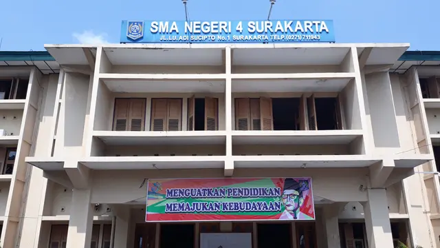 Siswa Peraih NIlai UN 100
