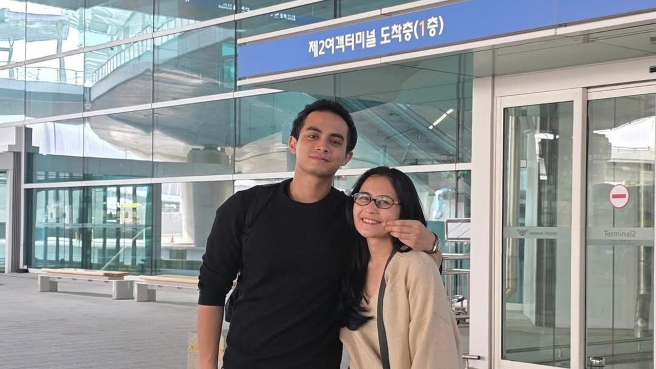 Potret Prilly Latuconsina & Omara Liburan Bareng di Korea, Kompak Buat 'Prom Talk' Untuk Ruang Diskusi Santai