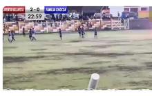 Pemain Bola Tewas Usai Tersambar Petir di Lapangan, Begini Kondisi Pemain Lainnya