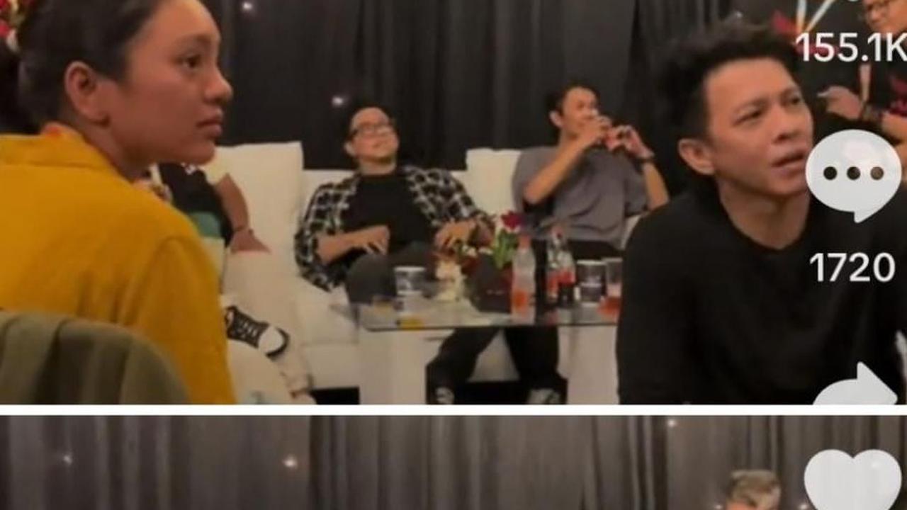 Gara-Gara Ariel Usap Hidung Alleia, Netizen Kebawa Baper 'So Sweet Banget jadi Meleleh Lihatnya