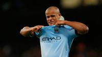 Vincent Kompany adalah seorang pemain sepak bola dari klub Manchester City