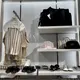 Instalasi seni karya Adi Sundoro hadir sebagai bagian dari pembukaan butik terbaru Bimbi Group, dengan menghadirkan dedicated area BOSS Kidswear, 7 Agustus 2026. (Liputan6.com/Asnida Riani)