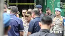 Kapolda Metro Jaya Irjen Karyoto juga telah hadir di lokasi kejadian ditemani oleh Direktur Reserse Kriminal Umum Kombes Hengki Haryadi, dan Kapolres Metro Jakarta Pusat. (merdeka.com/Iqbal S. Nugroho)