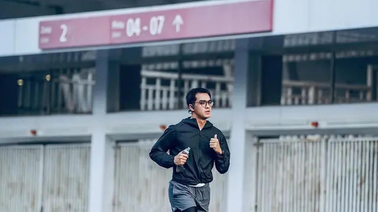Gaya Hidup Sehat Ricky Harun: Jaga Pola Makan, Sepak Bola dan Joging Hingga Konsumsi Propolis