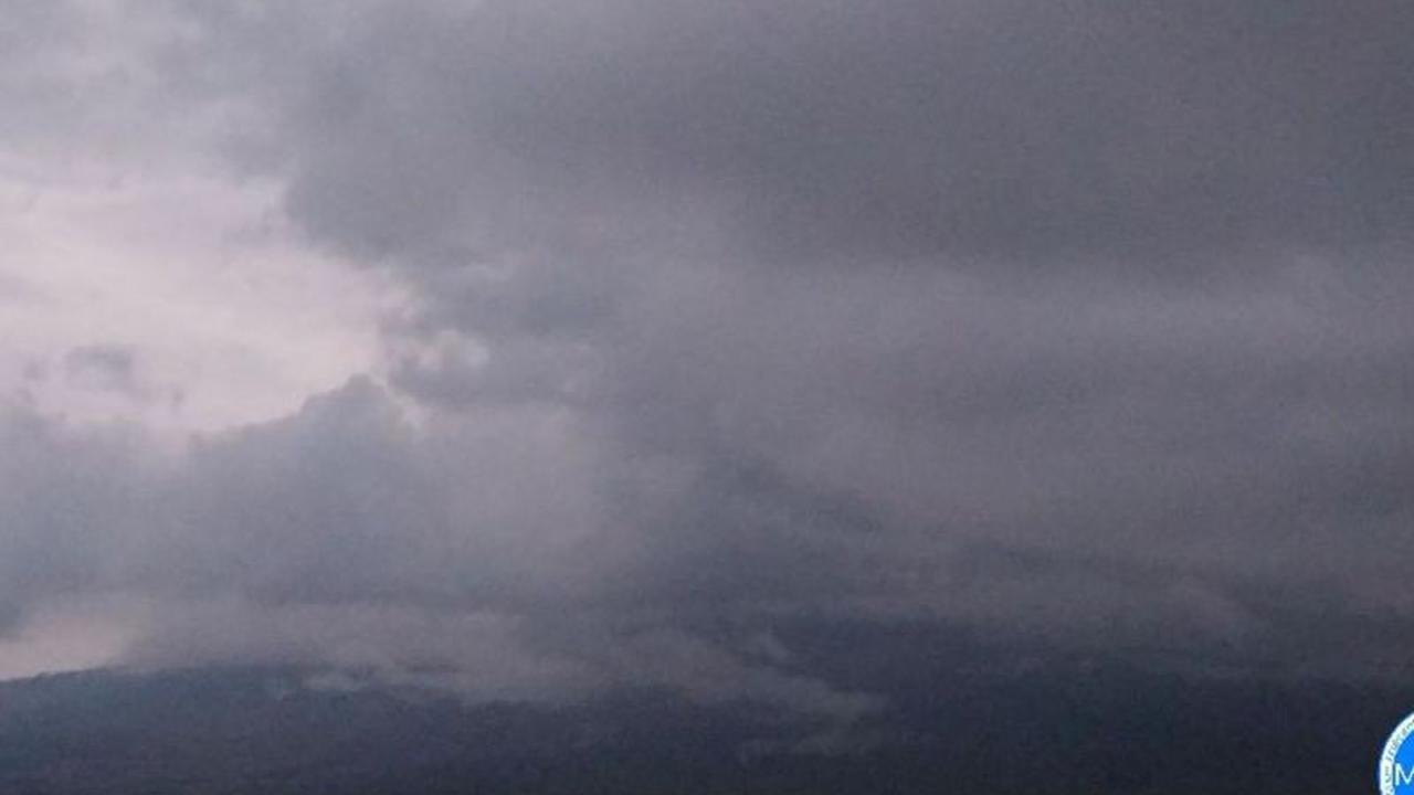 Aktivitas Gunung Semeru Meningkat: 30 Gempa Letusan dan Getaran Banjir Terdeteksi