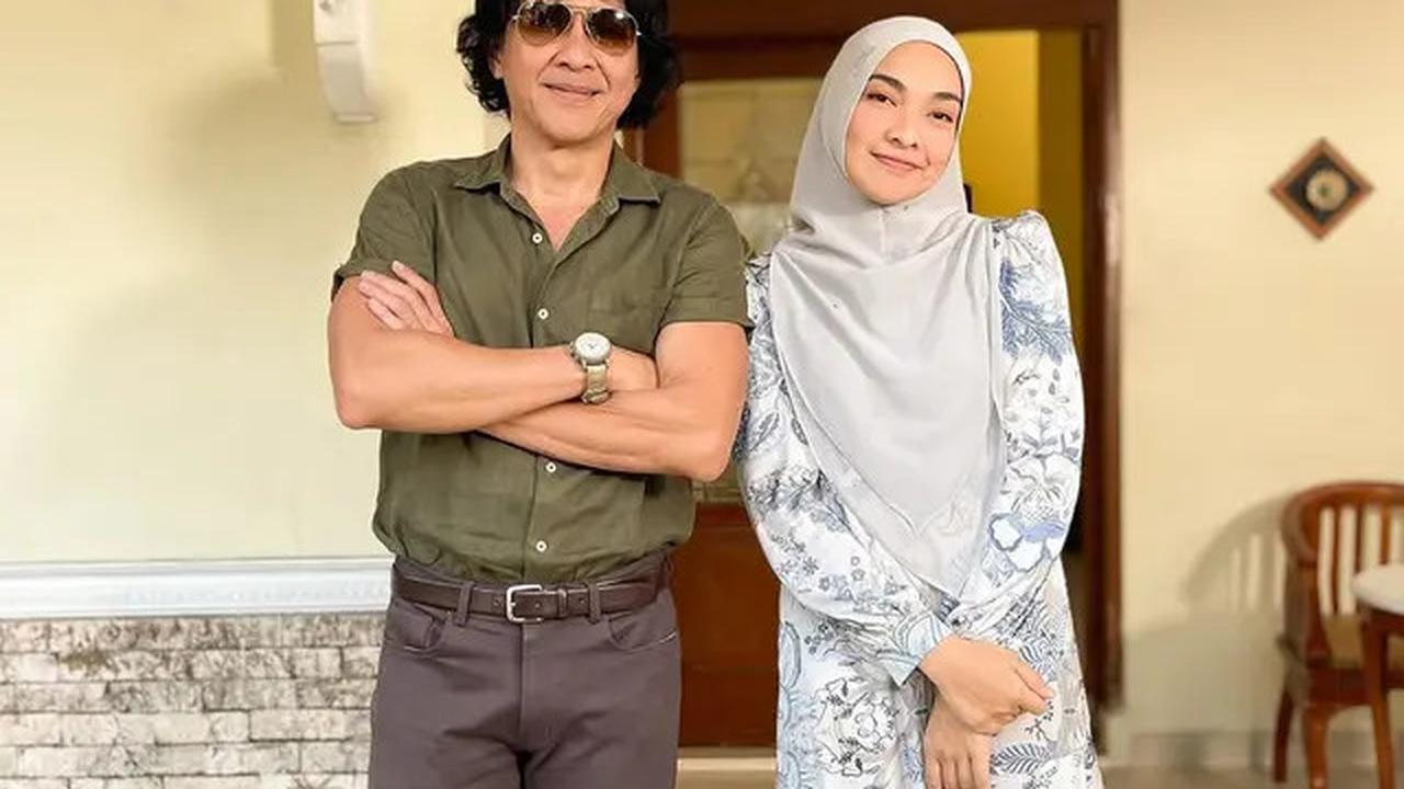 6 Potret Tika Bravani Bareng Pemain Lorong Waktu, Nostalgia Tontonan Masa Kecil